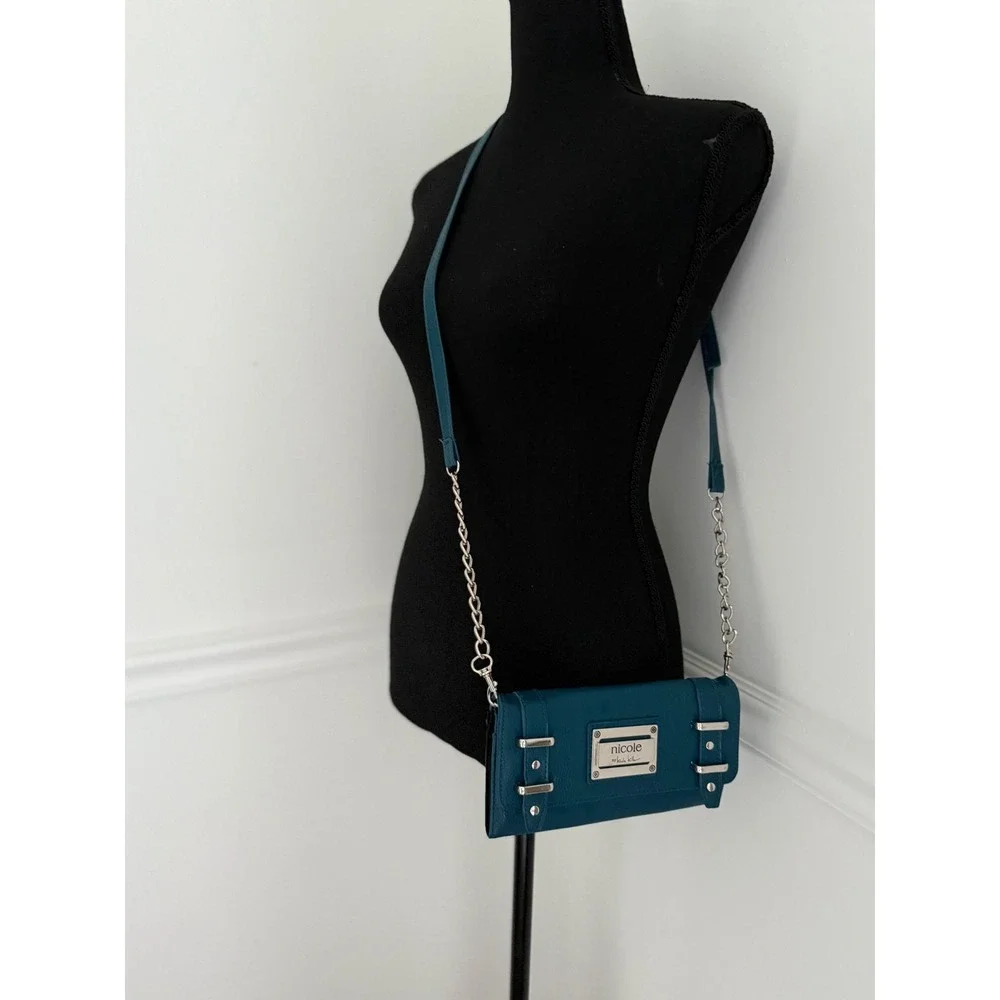 Nicole Miller Crossbody Wallet detachable Chain‎ Strap Teal Blue